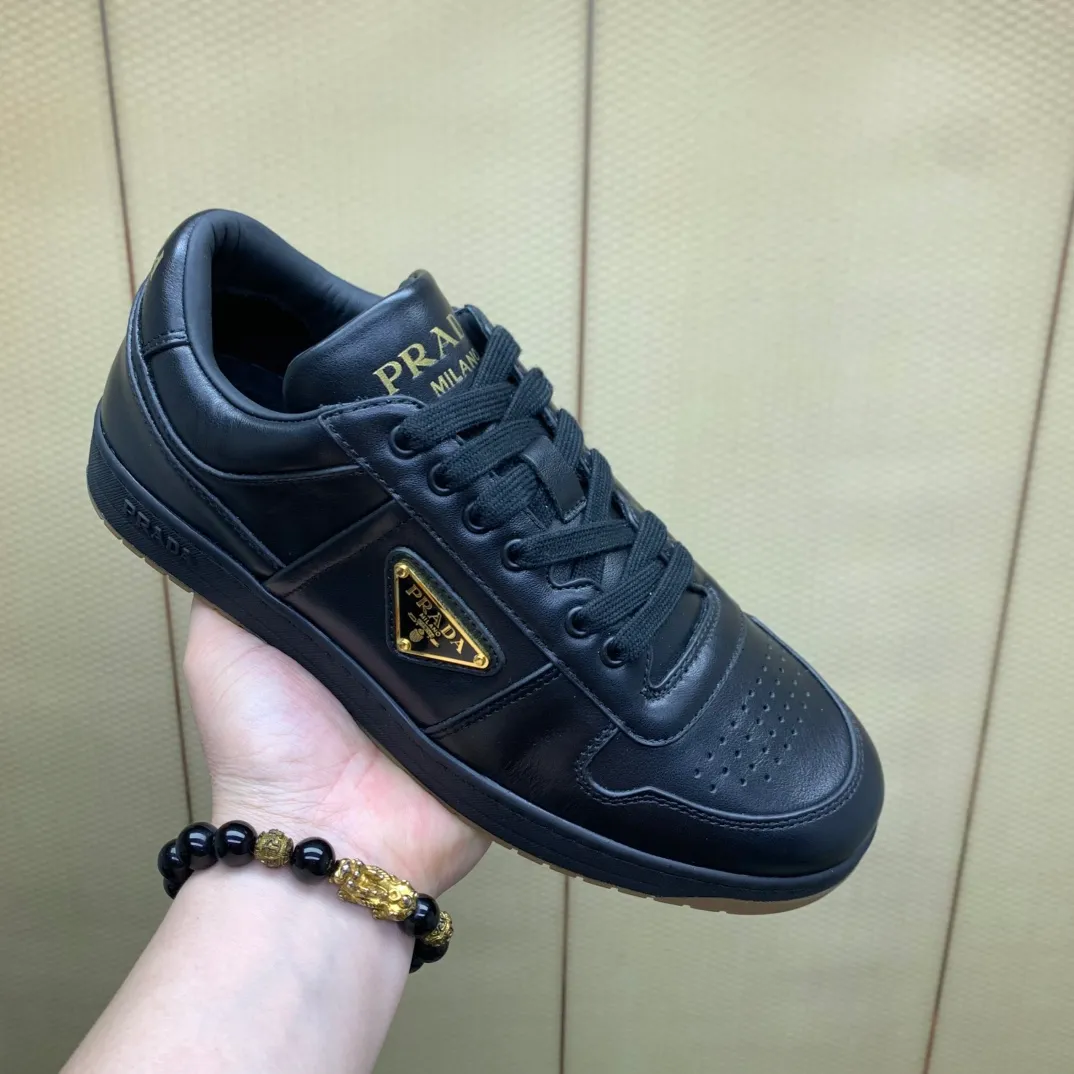 💰660.巜PRADA》Prada: Top 🔝purchasing agent🔍🔍The latest men’s counters are on sale simultaneously, high-quality original calfskin imported from Italy 🇮🇹. Brand logo* (prominent·high-end·noble·class·) exquisite workmanship (imported from Italy🇮🇹 Sole: Original sole provided by the original factory, ⚠️exclusive double-layer activity, TPR rubber, combination outsole; super comfortable, wear-resistant, non-slip, environmentally friendly🌳🌳🌳, real shot🎬The real thing is more beautiful🔍🔍 (high quality, follow the order) code number 38 to 44 (.45 customized)